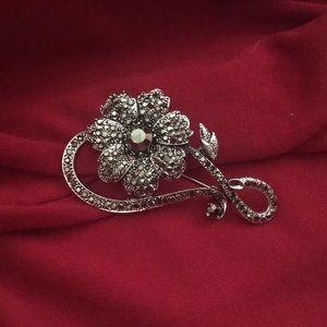 RHINESTONE FLOWER AND RIBBON BROOCH
